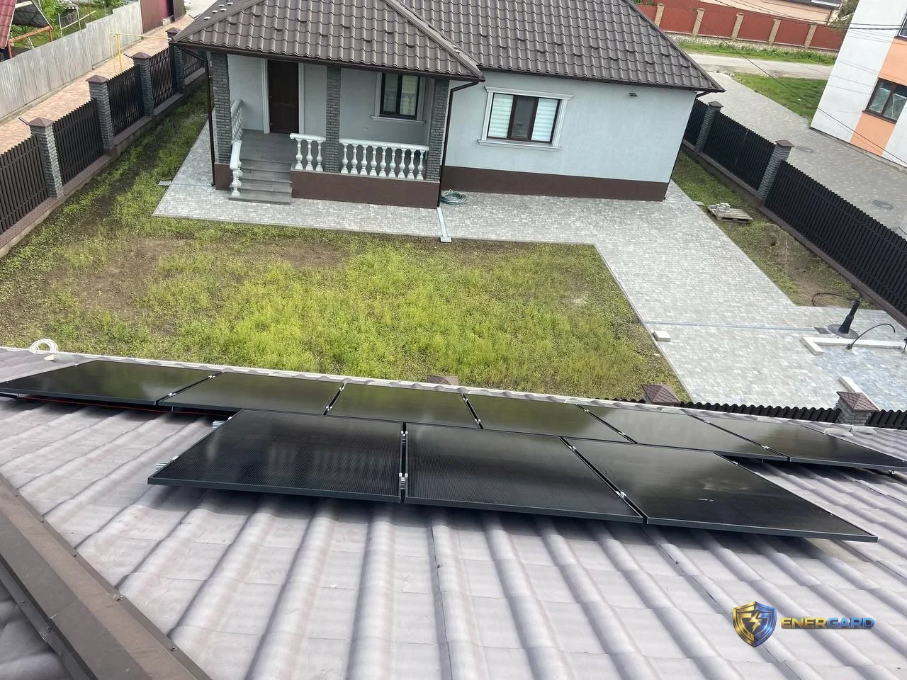 Дахова сонячна станція в Агрономічному — фото 1